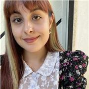 Offro lezioni di inglese per scuola elementare, media e primi due anni di superiori. Ho esperienza con DSA e BES